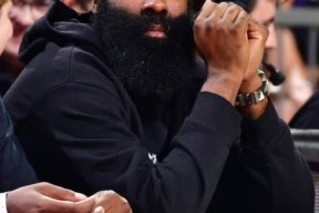 关于哈登回归赛场，比分优势明显首场状态亮眼，尤文图斯观众沸腾！的信息