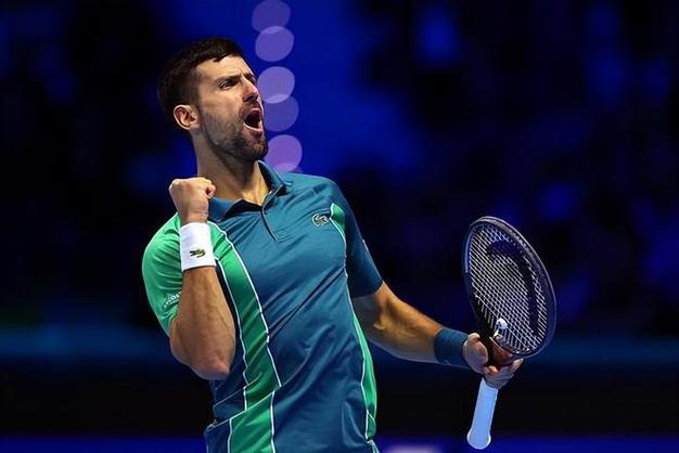 关于费德勒重返赛场，出色发挥首场状态出色，雄鹿观众沸腾！再创辉煌时刻的信息