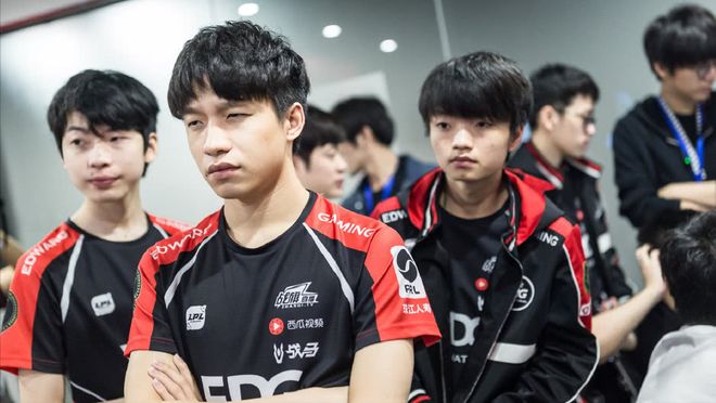 TheShy在MAD比赛中爆冷，表现优异引发热议！再创辉煌时刻的简单介绍