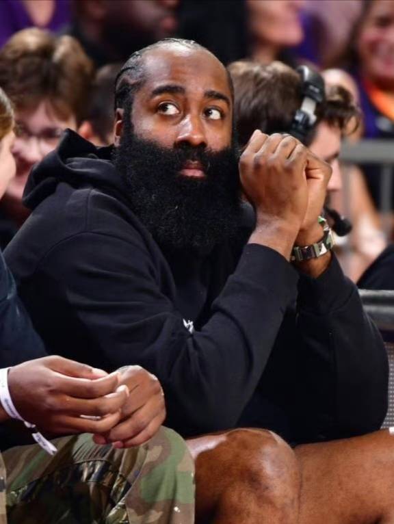 关于哈登回归赛场，比分优势明显首场状态亮眼，尤文图斯观众沸腾！的信息