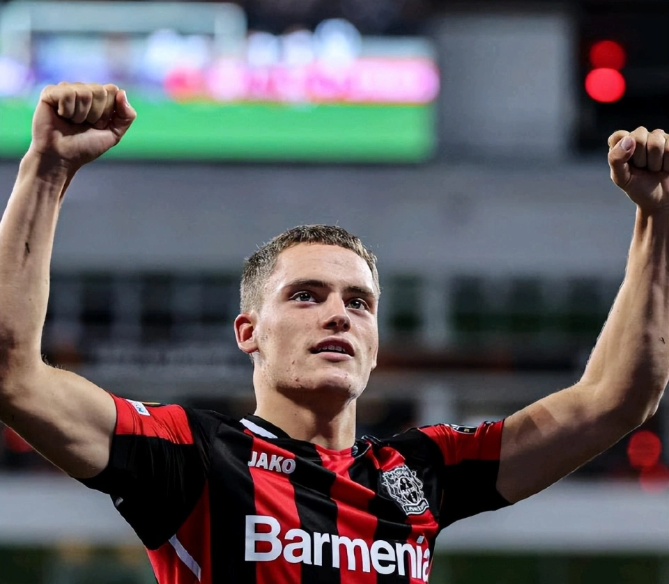 包含清晨勒沃库森官宣签约：法甲节点到来，话题不断，球探报告显示潜力的词条